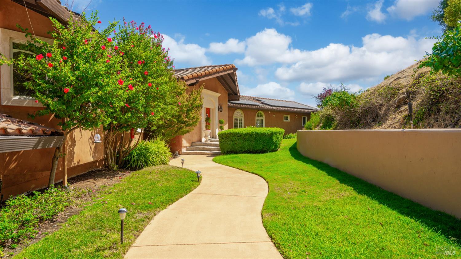 Detail Gallery Image 9 of 99 For 3380 Hidden Valley Ln, Fairfield,  CA 94534 - 5 Beds | 6/1 Baths