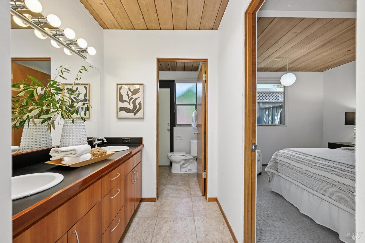 Detail Gallery Image 32 of 56 For 12 Mount Susitna Ct, San Rafael,  CA 94903 - 4 Beds | 2 Baths