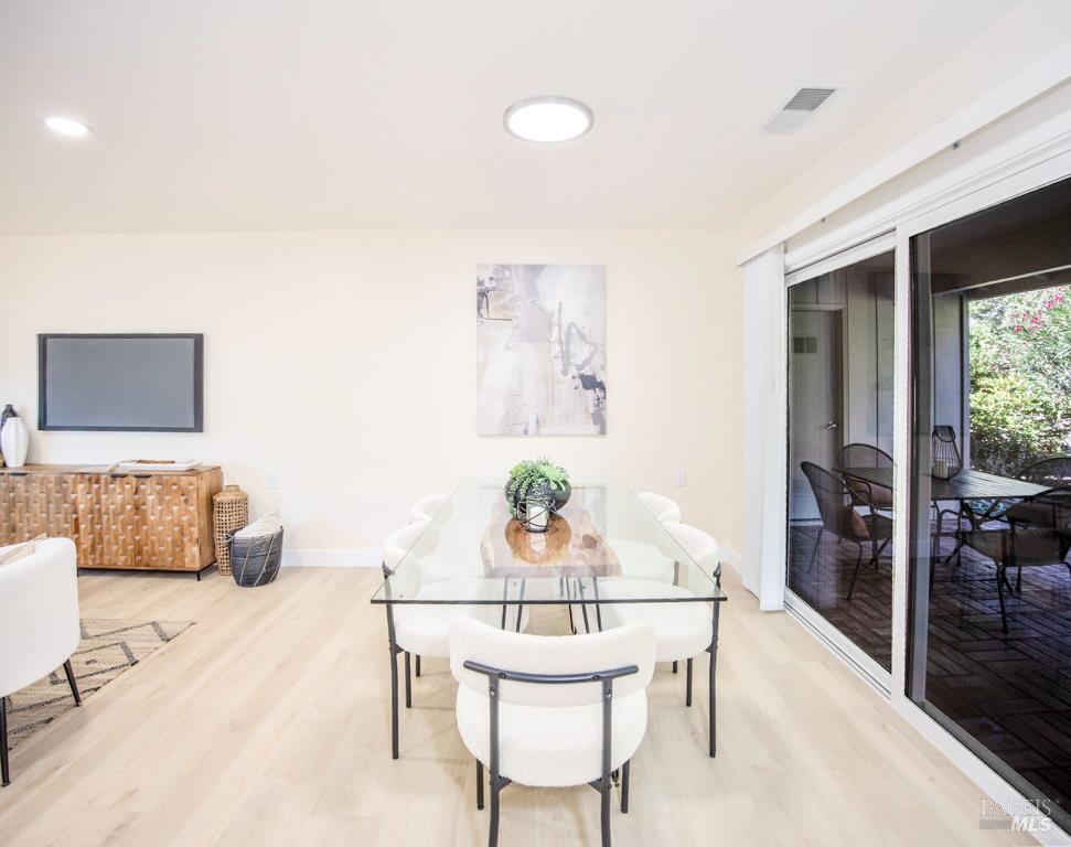 Detail Gallery Image 11 of 30 For 4 Valley Green St, Santa Rosa,  CA 95409 - 2 Beds | 2 Baths