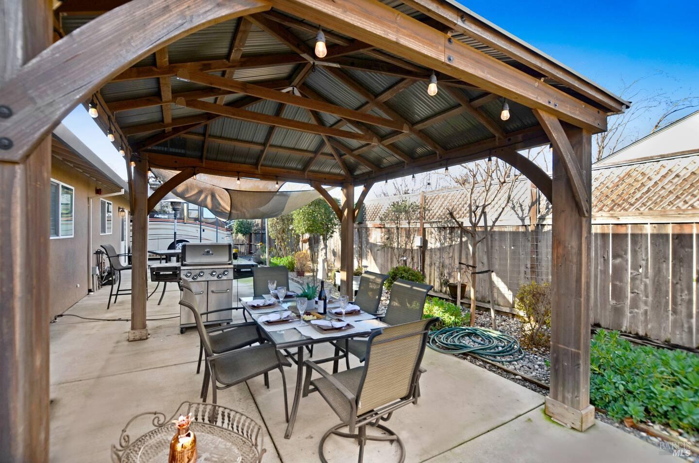 Detail Gallery Image 30 of 37 For 1721 Jennings Ave, Santa Rosa,  CA 95401 - 3 Beds | 2 Baths