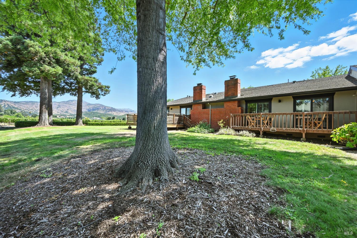Detail Gallery Image 20 of 30 For 152 Vineyard Cir, Yountville,  CA 94599 - 2 Beds | 2 Baths