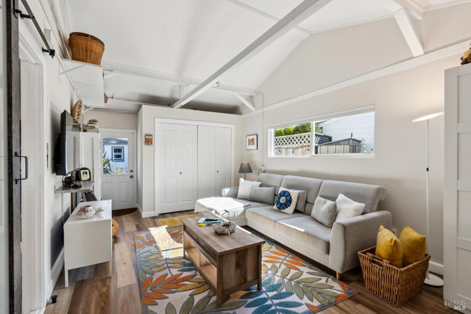 Detail Gallery Image 10 of 46 For 331 Starling Rd, Mill Valley,  CA 94941 - 3 Beds | 1 Baths
