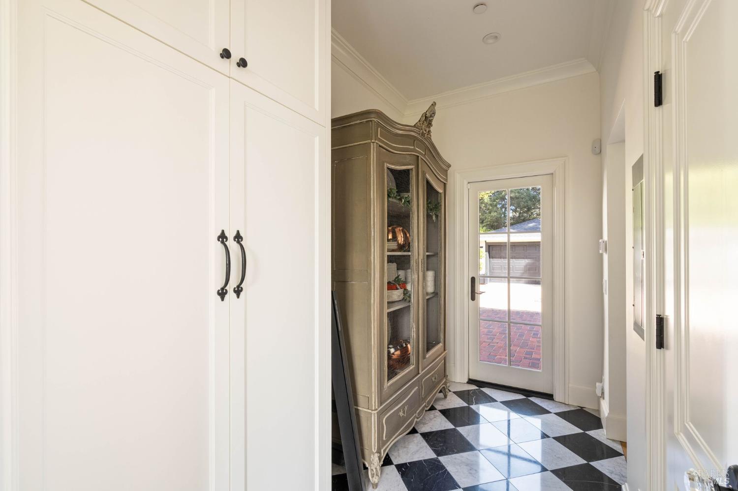 Detail Gallery Image 22 of 51 For 853 D St, Petaluma,  CA 94952 - 3 Beds | 2/1 Baths