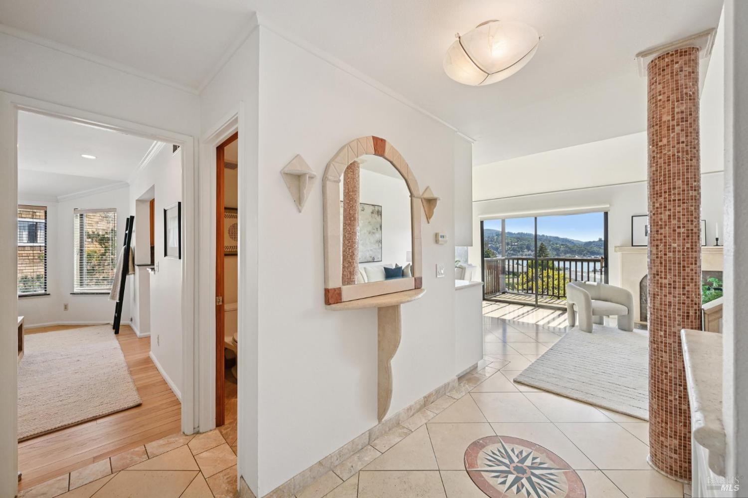 Detail Gallery Image 4 of 44 For 4 Milland Ct, Mill Valley,  CA 94941 - 3 Beds | 2/1 Baths