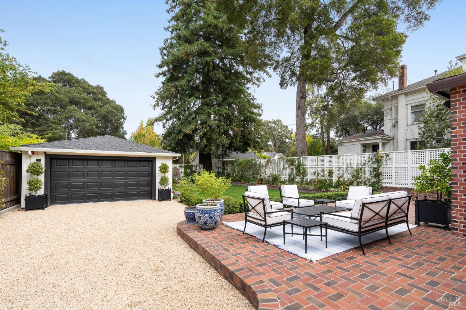 Detail Gallery Image 50 of 51 For 853 D St, Petaluma,  CA 94952 - 3 Beds | 2/1 Baths