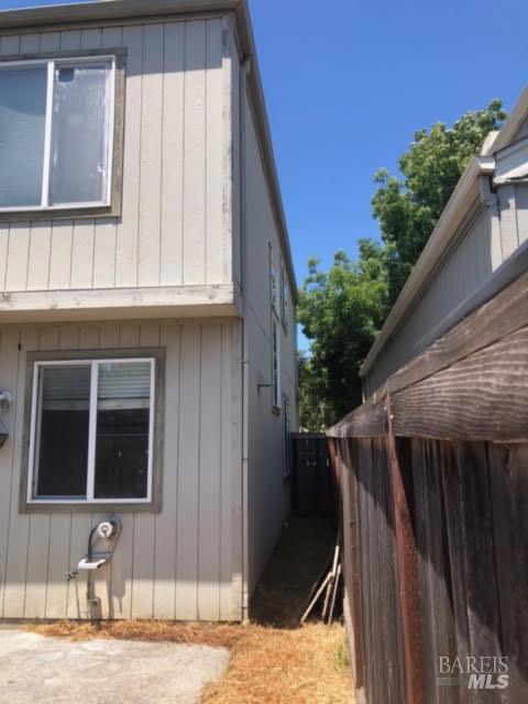 Detail Gallery Image 5 of 8 For 1740 Cork Tree Ln, Santa Rosa,  CA 95404 - 3 Beds | 2/1 Baths