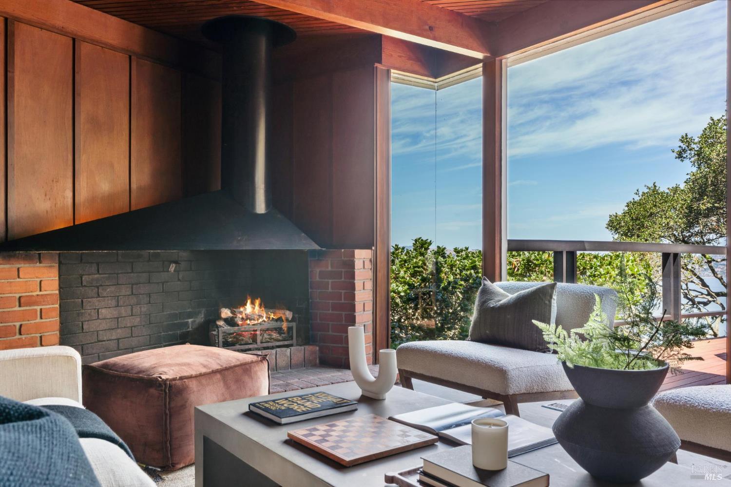 Detail Gallery Image 8 of 31 For 290 Currey Ln, Sausalito,  CA 94965 - 2 Beds | 1 Baths