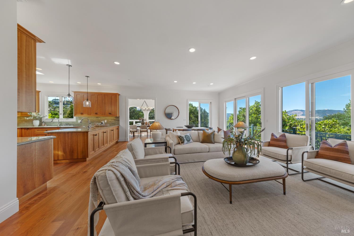 Detail Gallery Image 23 of 73 For 48 Ranch Rd, San Rafael,  CA 94903 - 4 Beds | 4/1 Baths