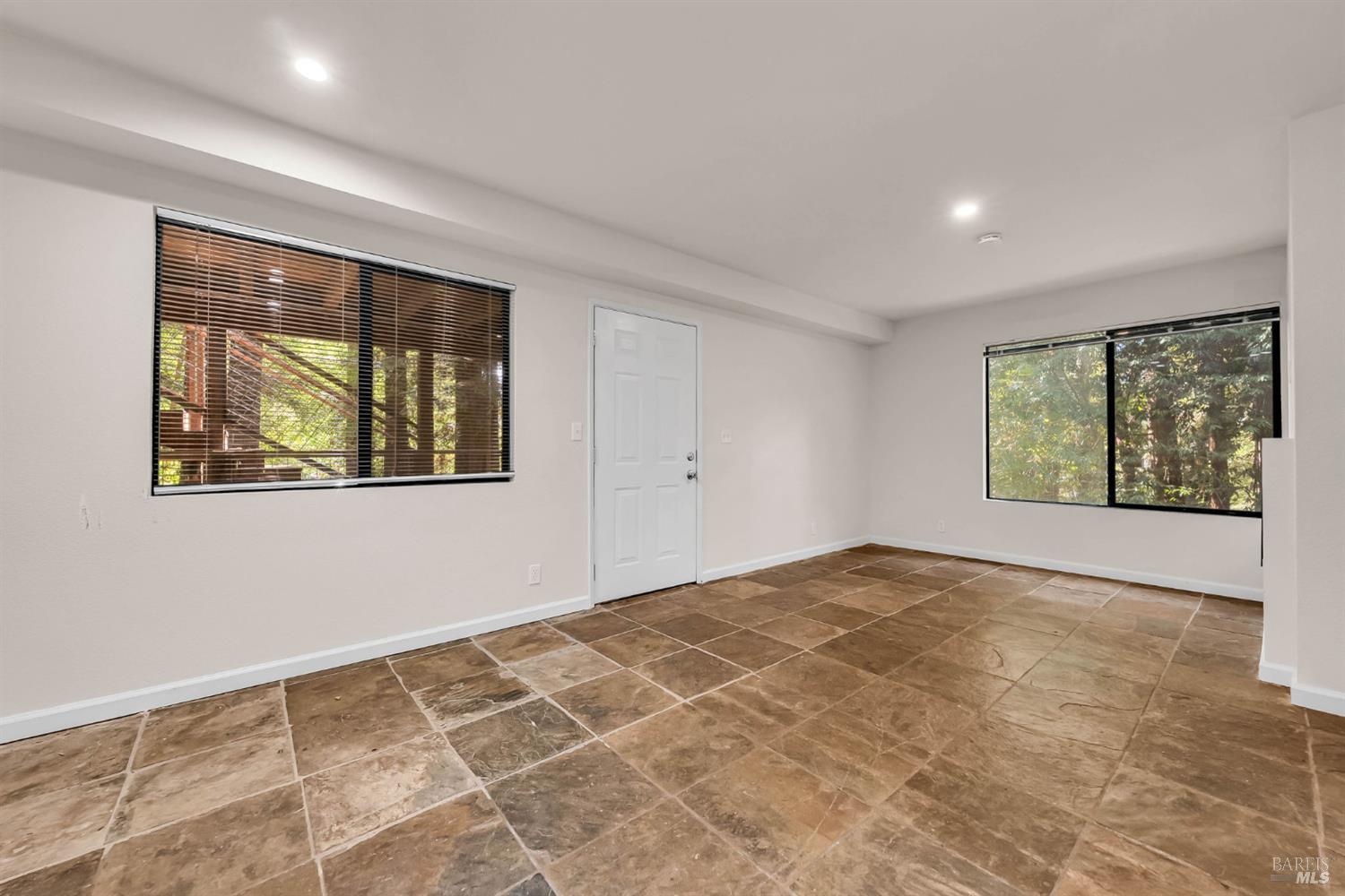 Detail Gallery Image 29 of 61 For 10864 Ogburn Ln, Forestville,  CA 95436 - 2 Beds | 3 Baths