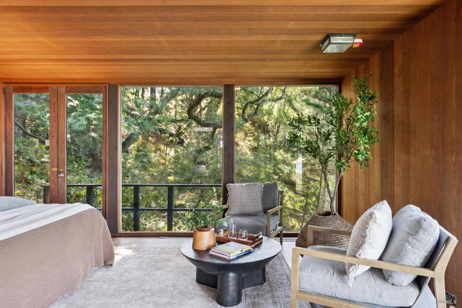 Detail Gallery Image 25 of 31 For 290 Currey Ln, Sausalito,  CA 94965 - 2 Beds | 1 Baths