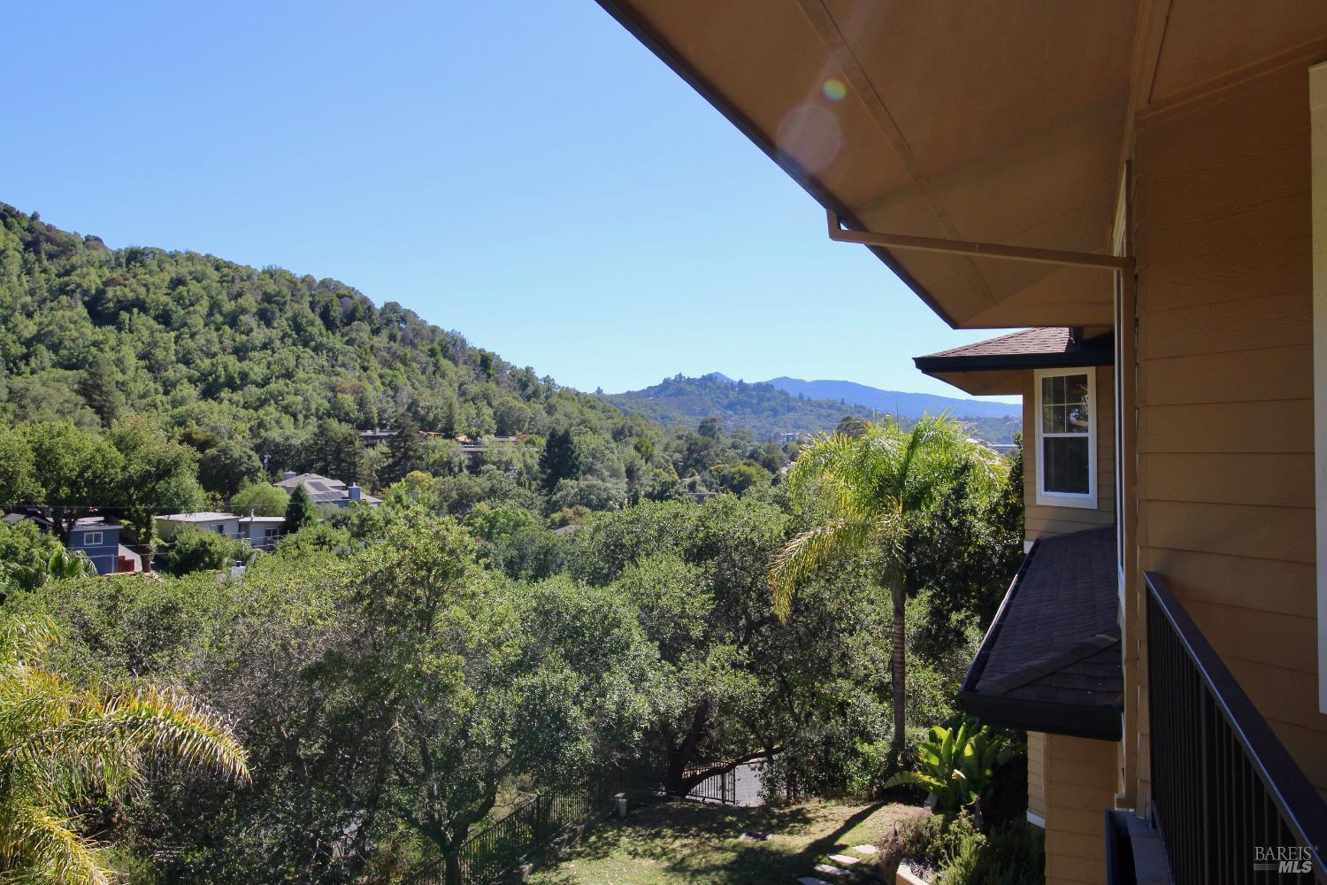 Detail Gallery Image 24 of 26 For 6 Leona Dr, San Rafael,  CA 94903 - 5 Beds | 3/1 Baths