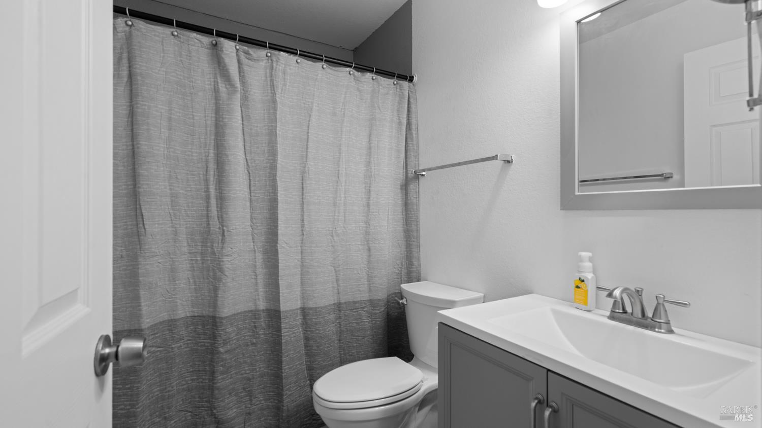 Detail Gallery Image 23 of 36 For 720 E Creekside Cir, Dixon,  CA 95620 - 4 Beds | 2 Baths