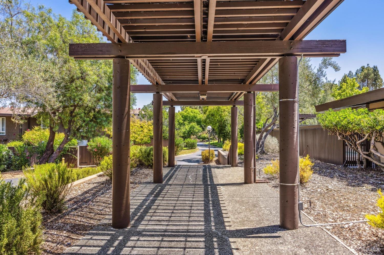 Detail Gallery Image 40 of 42 For 952 Lea Dr, San Rafael,  CA 94903 - 1 Beds | 1 Baths