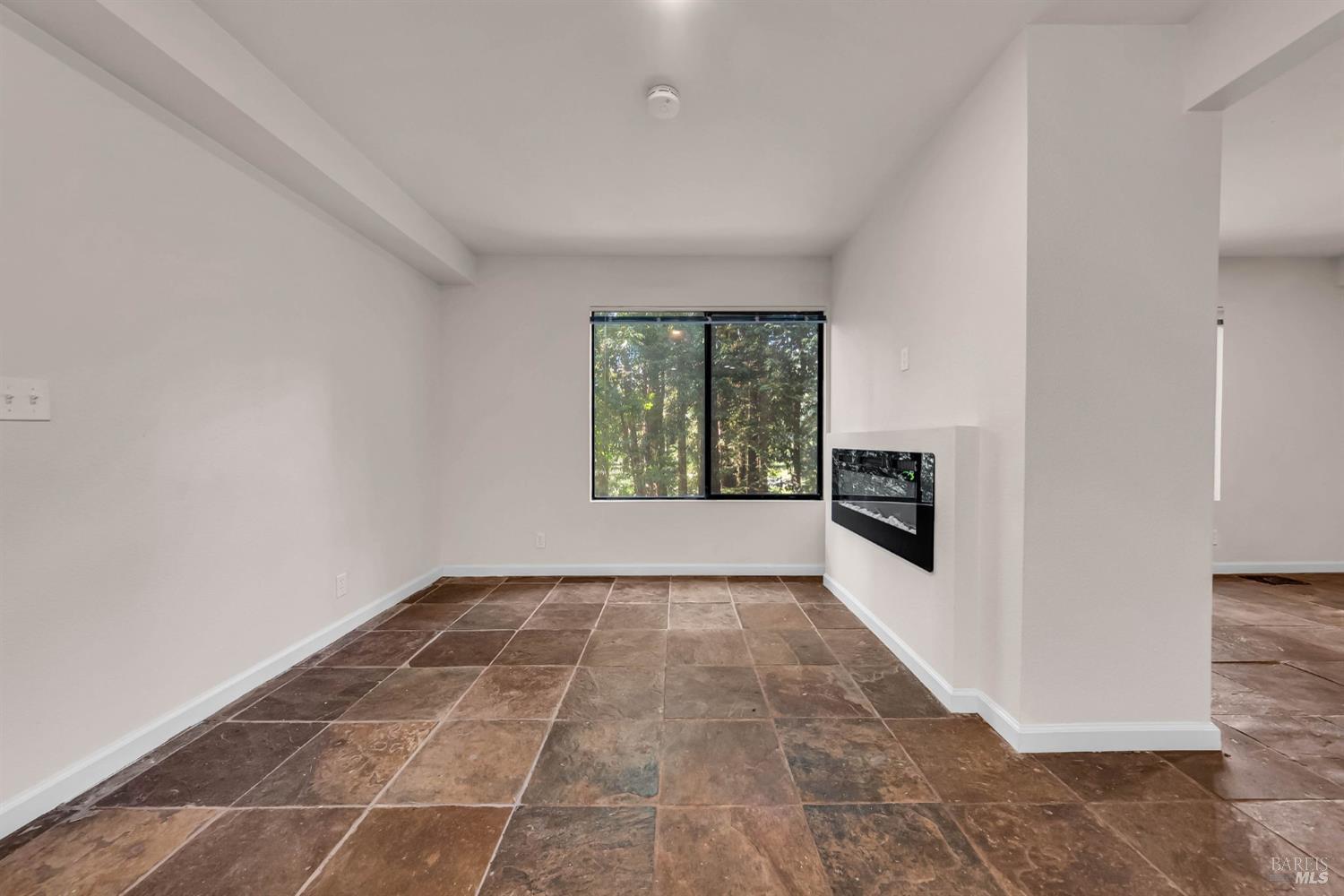 Detail Gallery Image 33 of 61 For 10864 Ogburn Ln, Forestville,  CA 95436 - 2 Beds | 3 Baths