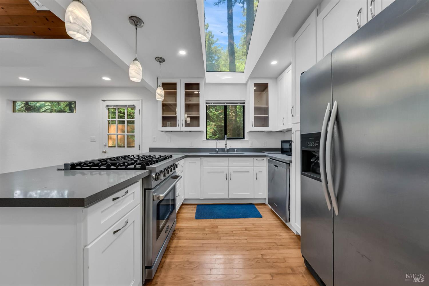 Detail Gallery Image 9 of 61 For 10864 Ogburn Ln, Forestville,  CA 95436 - 2 Beds | 3 Baths