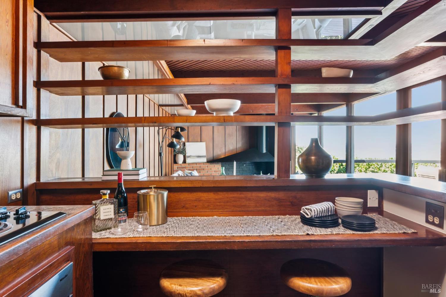 Detail Gallery Image 13 of 31 For 290 Currey Ln, Sausalito,  CA 94965 - 2 Beds | 1 Baths