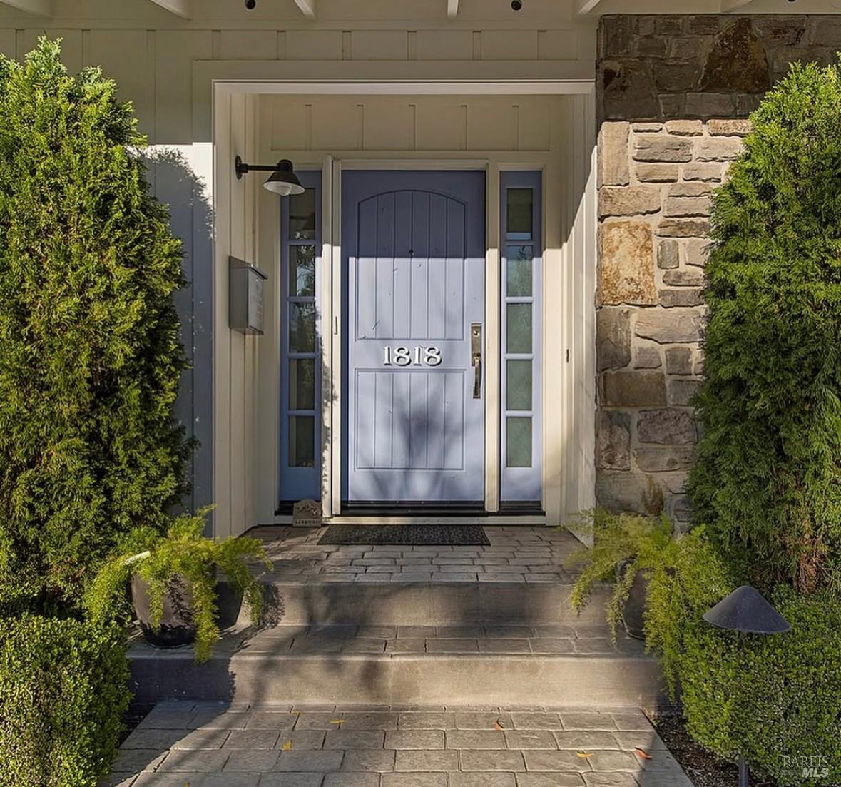 Detail Gallery Image 5 of 6 For 1818 Spring Mountain Ct, Saint Helena,  CA 94574 - 3 Beds | 2 Baths