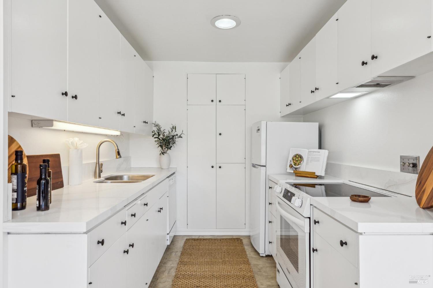 Detail Gallery Image 9 of 42 For 952 Lea Dr, San Rafael,  CA 94903 - 1 Beds | 1 Baths