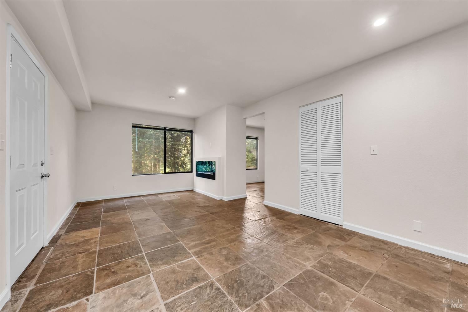 Detail Gallery Image 30 of 61 For 10864 Ogburn Ln, Forestville,  CA 95436 - 2 Beds | 3 Baths