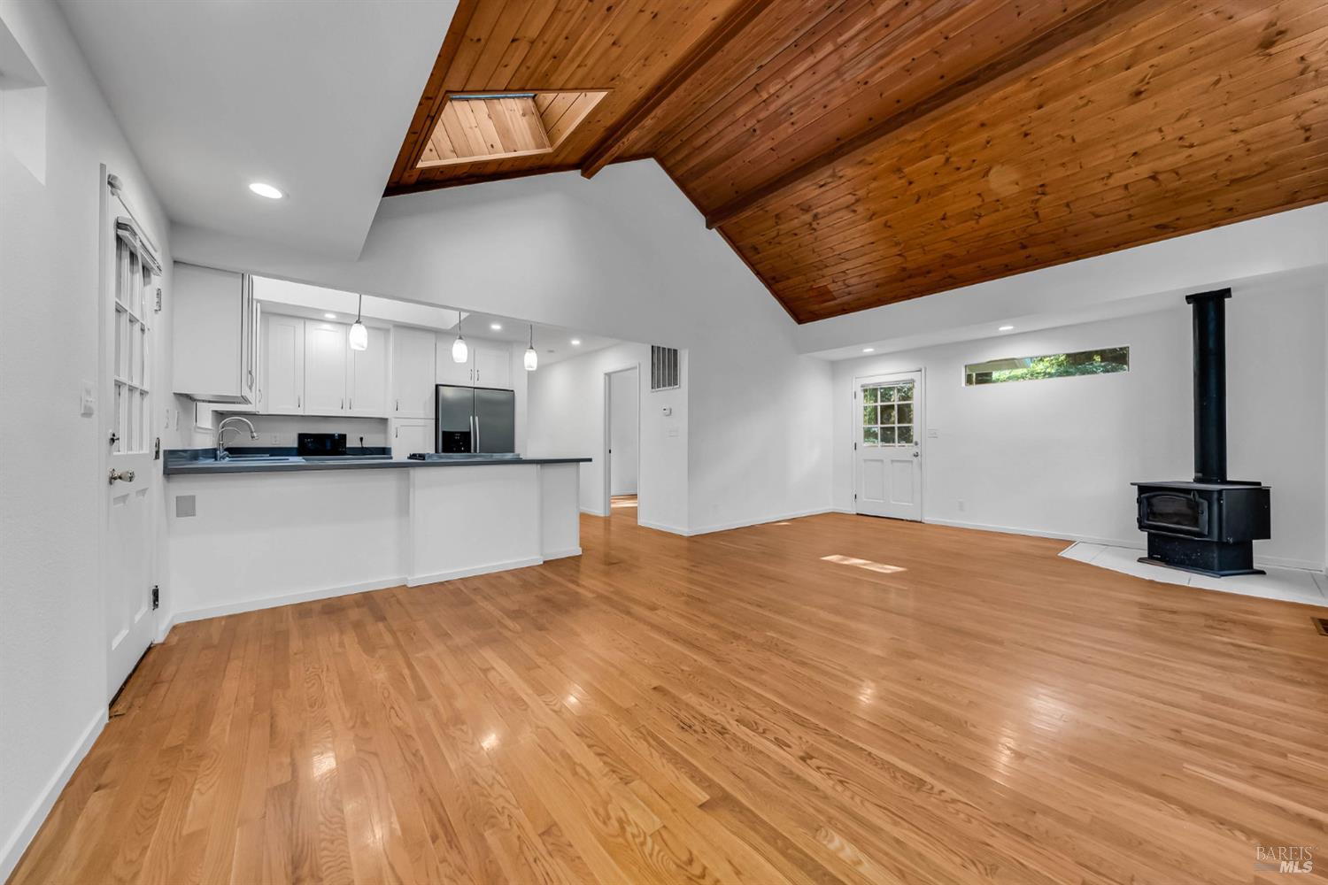 Detail Gallery Image 4 of 61 For 10864 Ogburn Ln, Forestville,  CA 95436 - 2 Beds | 3 Baths