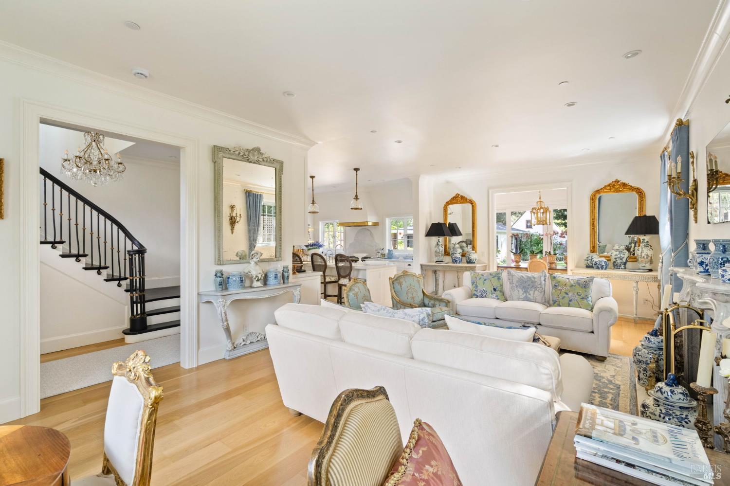 Detail Gallery Image 7 of 51 For 853 D St, Petaluma,  CA 94952 - 3 Beds | 2/1 Baths