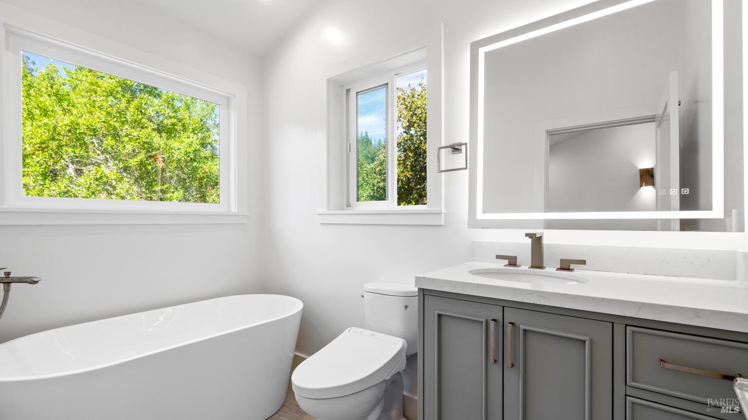 Detail Gallery Image 20 of 64 For 20 Corona Ave, Lagunitas,  CA 94938 - 2 Beds | 2 Baths
