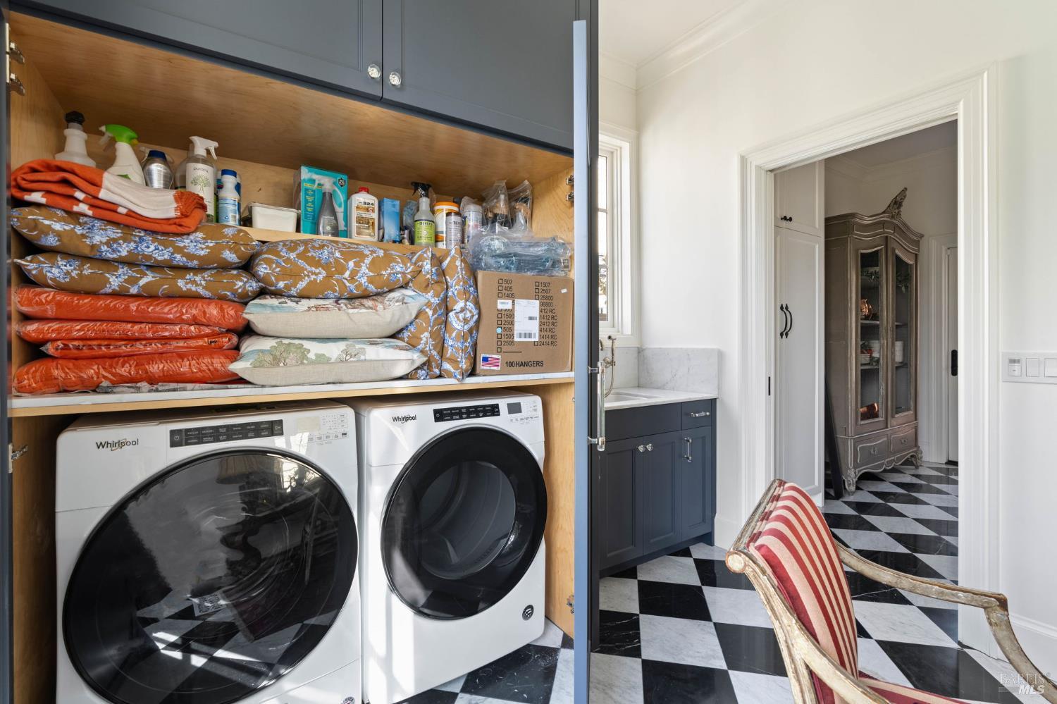 Detail Gallery Image 23 of 51 For 853 D St, Petaluma,  CA 94952 - 3 Beds | 2/1 Baths