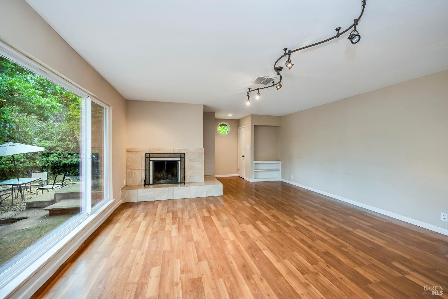 Detail Gallery Image 3 of 34 For 1870 Westlake Dr, Kelseyville,  CA 95451 - 4 Beds | 2 Baths
