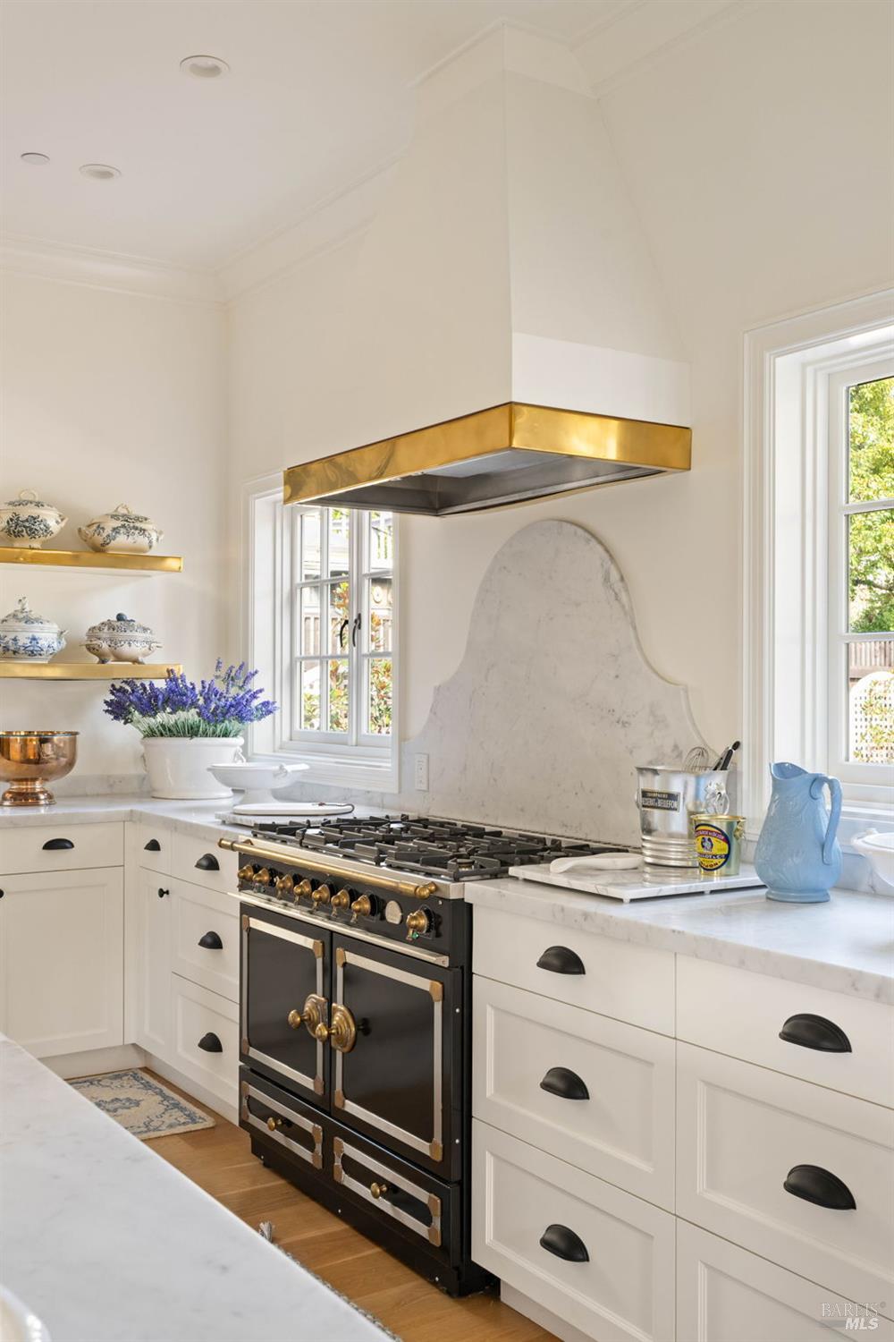 Detail Gallery Image 18 of 51 For 853 D St, Petaluma,  CA 94952 - 3 Beds | 2/1 Baths