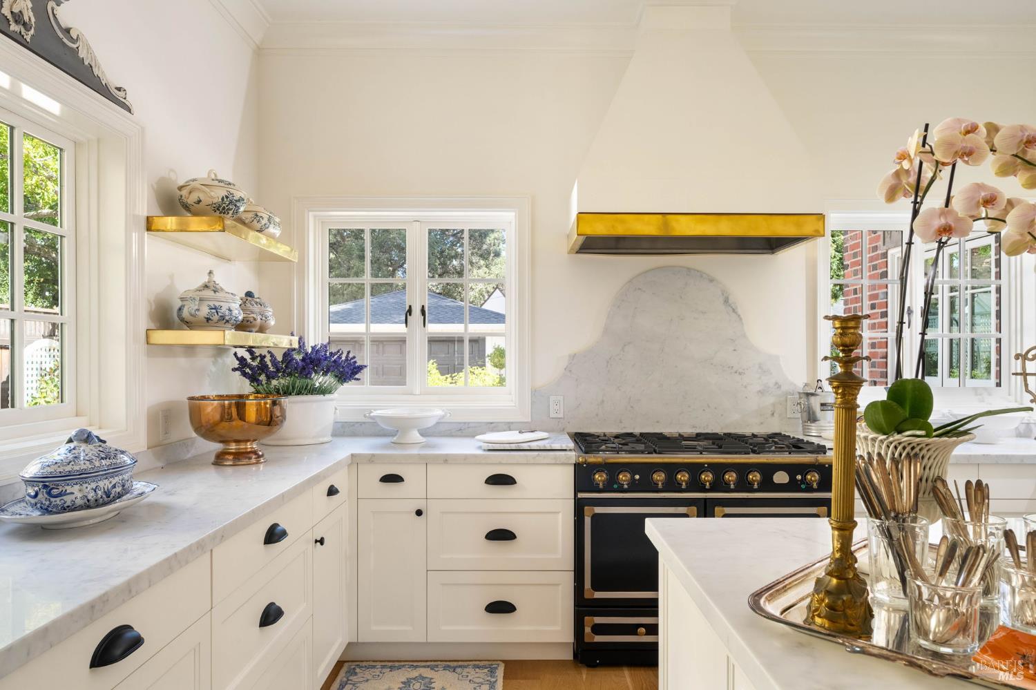 Detail Gallery Image 17 of 51 For 853 D St, Petaluma,  CA 94952 - 3 Beds | 2/1 Baths