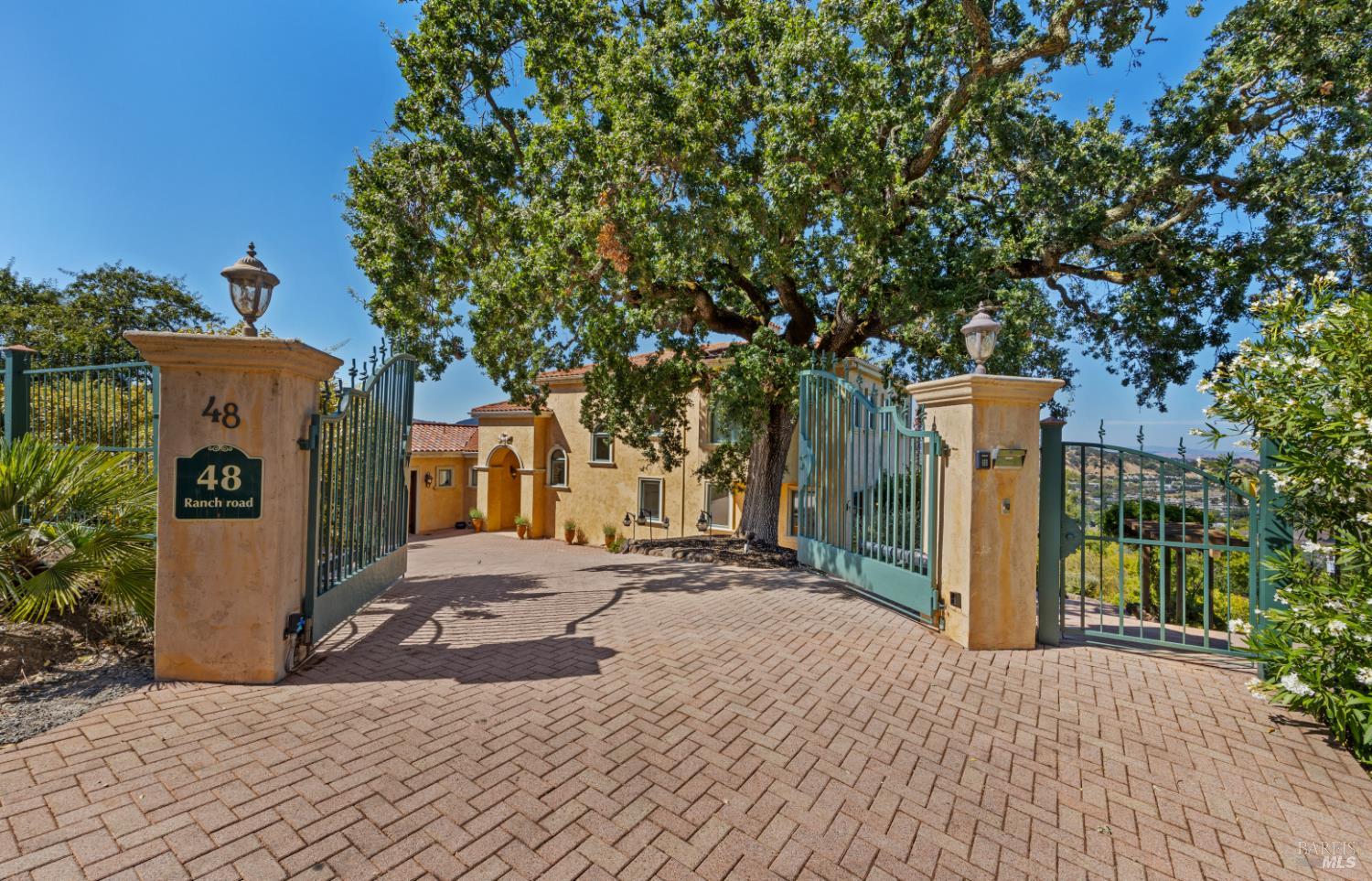 Detail Gallery Image 4 of 73 For 48 Ranch Rd, San Rafael,  CA 94903 - 4 Beds | 4/1 Baths