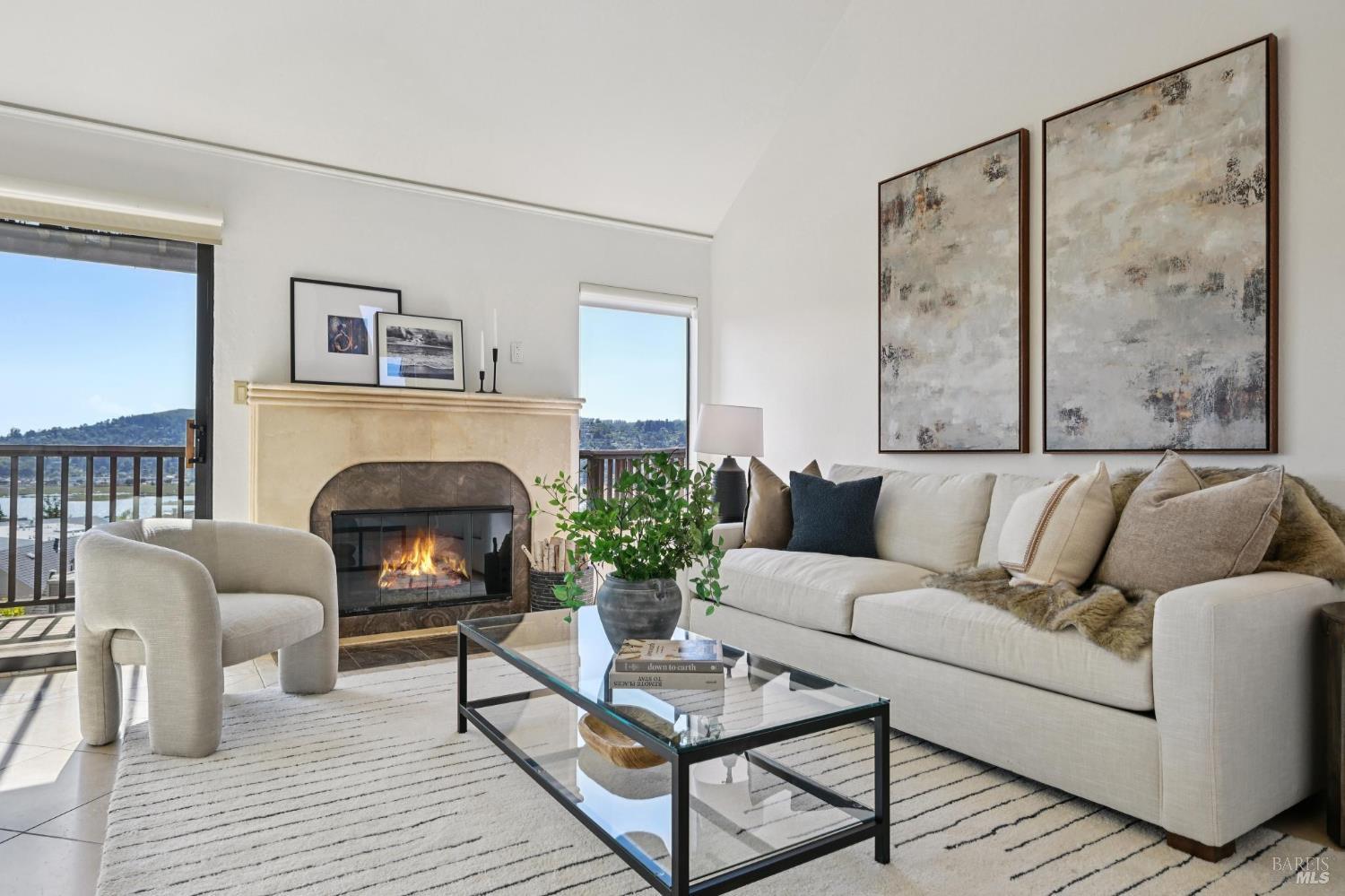 Detail Gallery Image 7 of 44 For 4 Milland Ct, Mill Valley,  CA 94941 - 3 Beds | 2/1 Baths