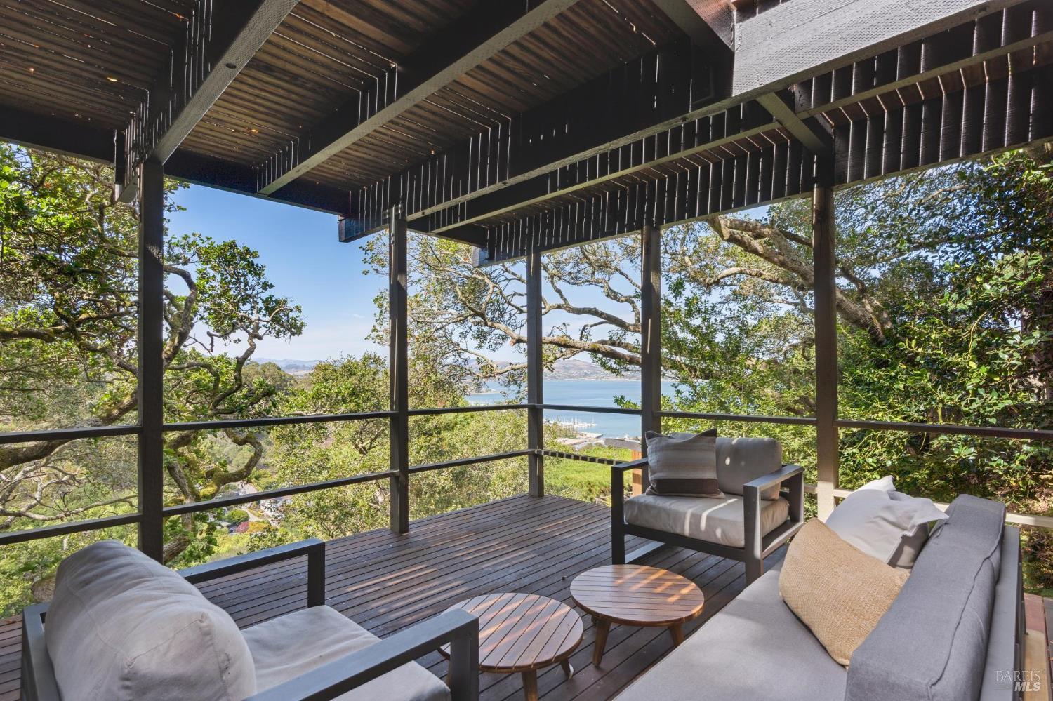 Detail Gallery Image 28 of 31 For 290 Currey Ln, Sausalito,  CA 94965 - 2 Beds | 1 Baths