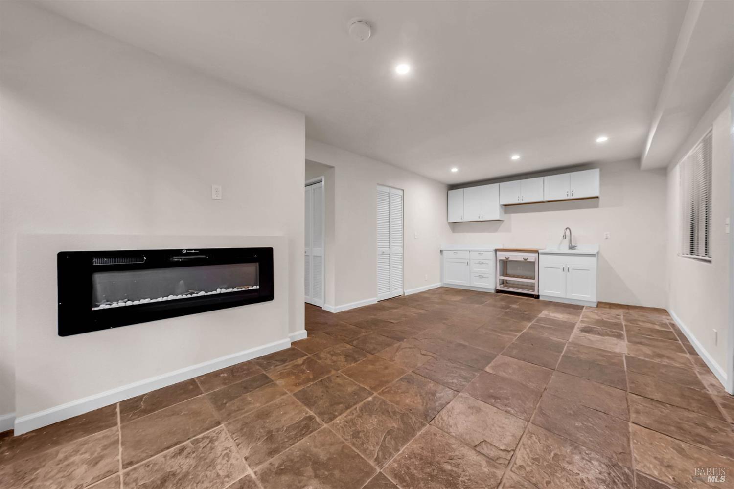 Detail Gallery Image 32 of 61 For 10864 Ogburn Ln, Forestville,  CA 95436 - 2 Beds | 3 Baths