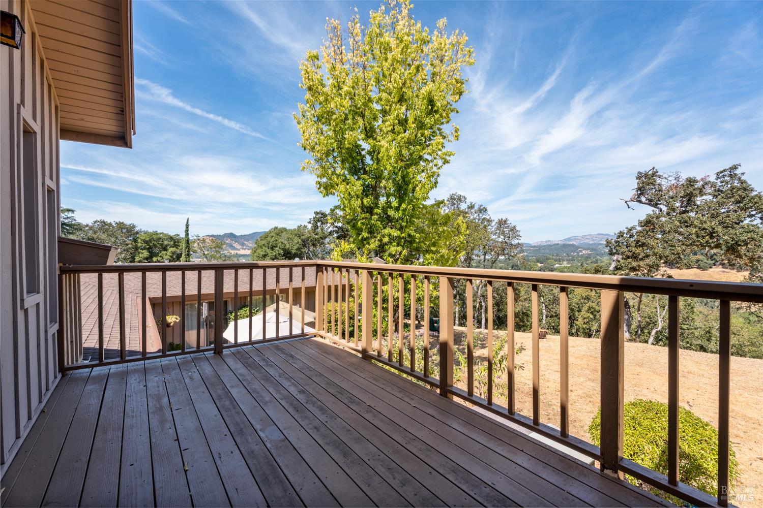 Detail Gallery Image 33 of 49 For 1500 Deerwood Dr, Ukiah,  CA 95482 - 3 Beds | 3 Baths