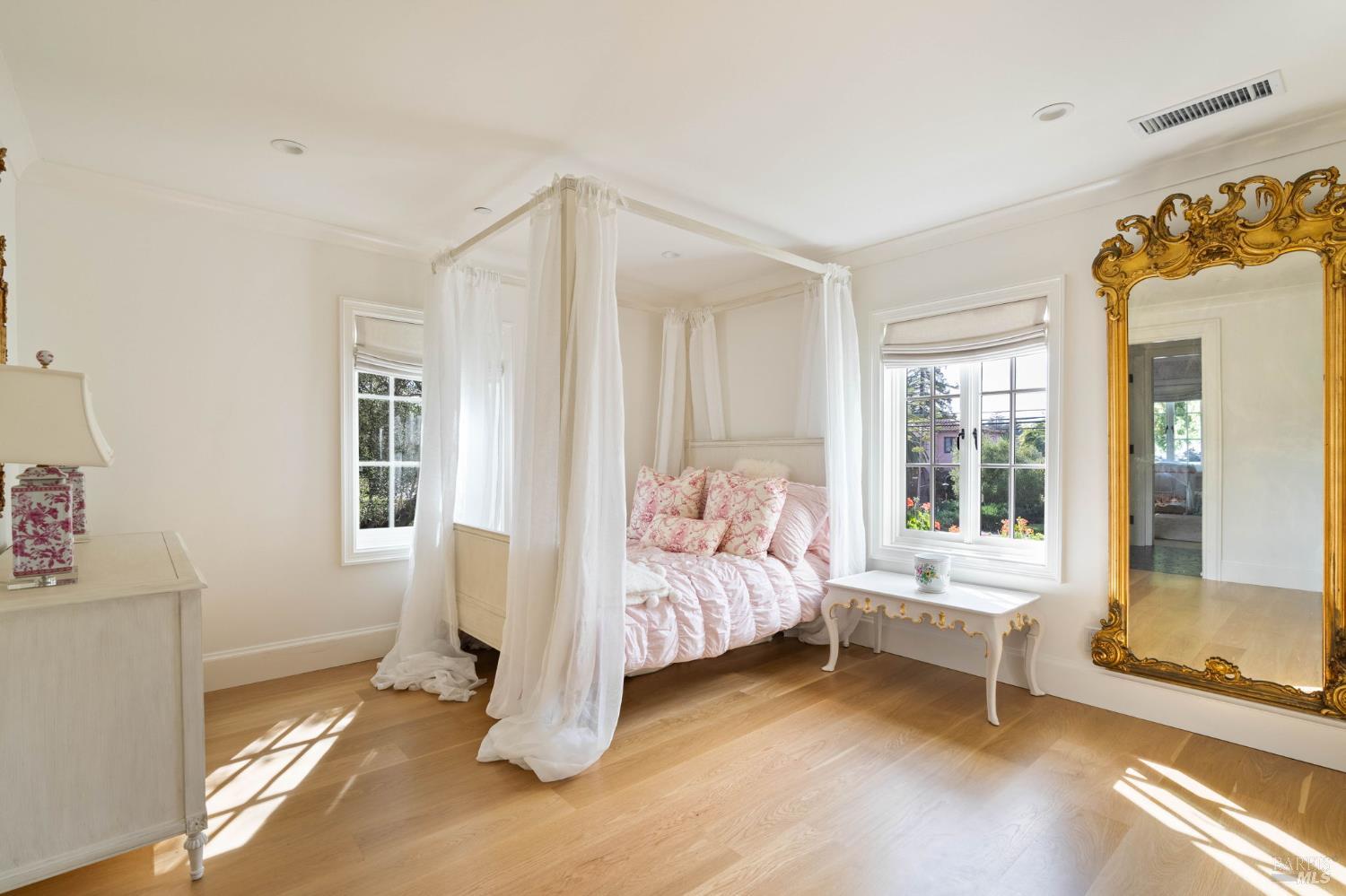 Detail Gallery Image 28 of 51 For 853 D St, Petaluma,  CA 94952 - 3 Beds | 2/1 Baths