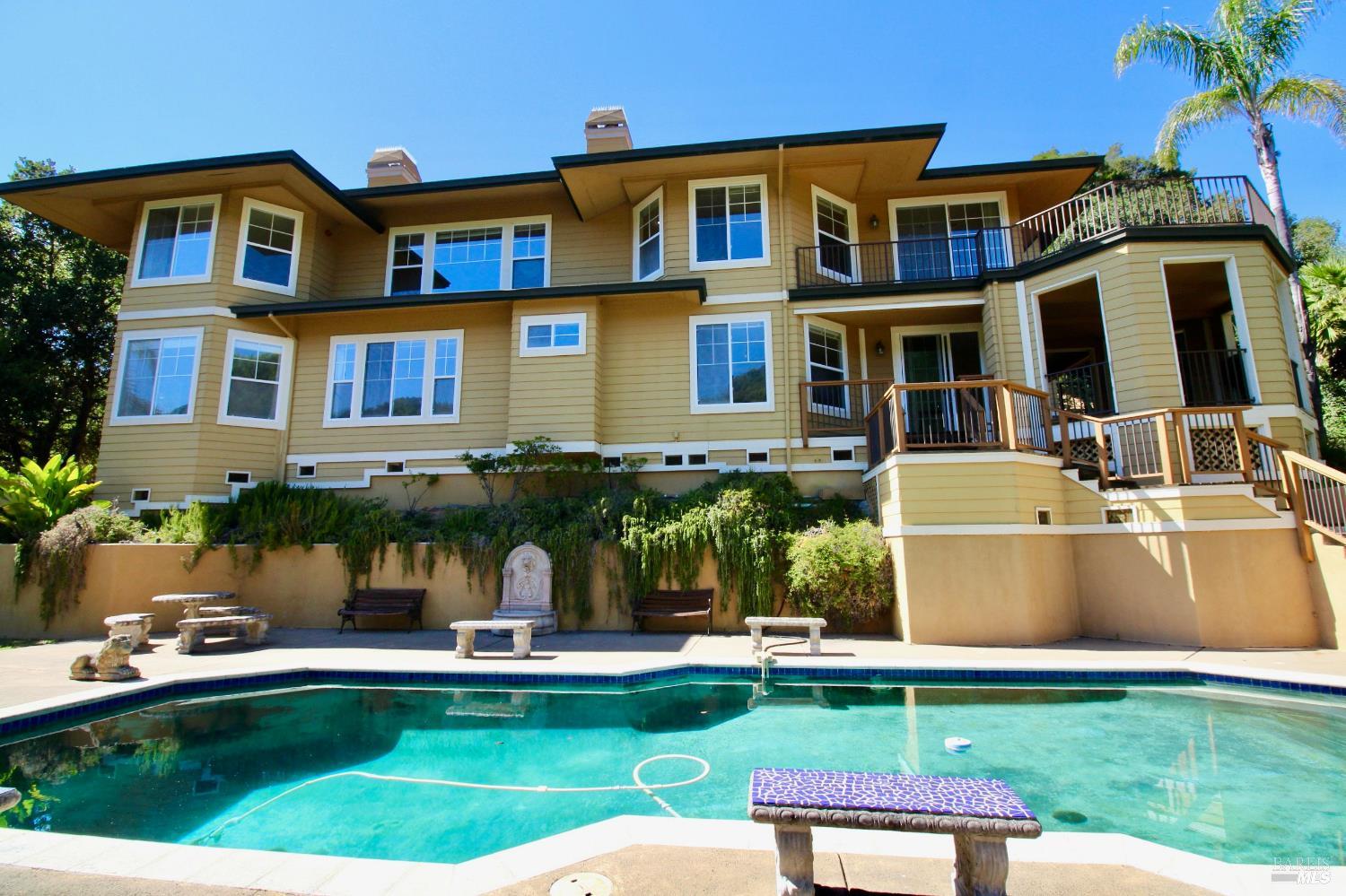 Detail Gallery Image 21 of 26 For 6 Leona Dr, San Rafael,  CA 94903 - 5 Beds | 3/1 Baths
