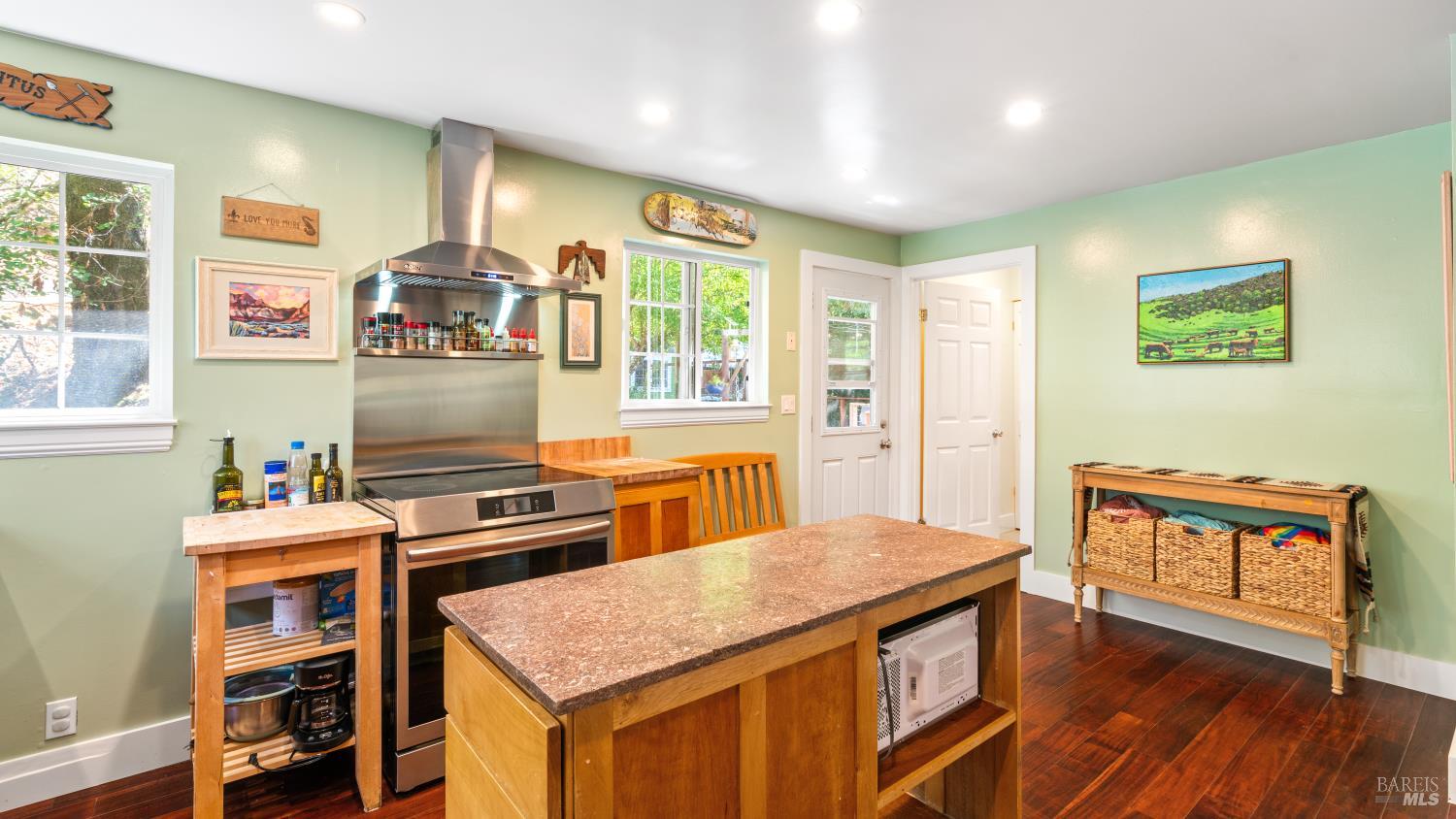 Detail Gallery Image 6 of 64 For 20 Corona Ave, Lagunitas,  CA 94938 - 2 Beds | 2 Baths