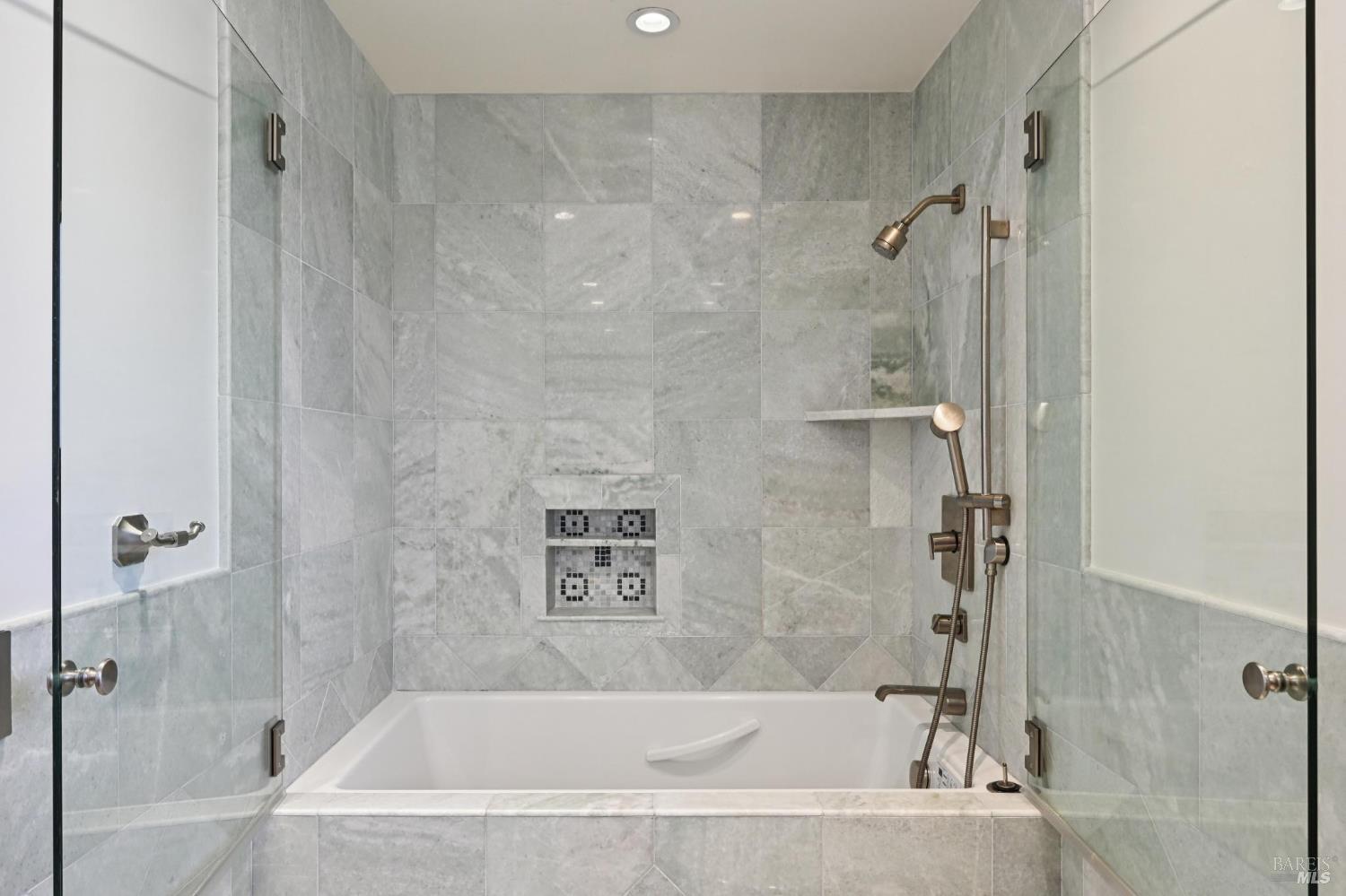 Detail Gallery Image 39 of 44 For 4 Milland Ct, Mill Valley,  CA 94941 - 3 Beds | 2/1 Baths