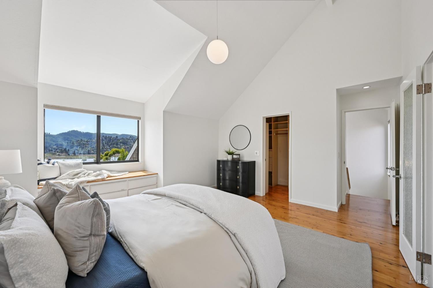 Detail Gallery Image 29 of 44 For 4 Milland Ct, Mill Valley,  CA 94941 - 3 Beds | 2/1 Baths