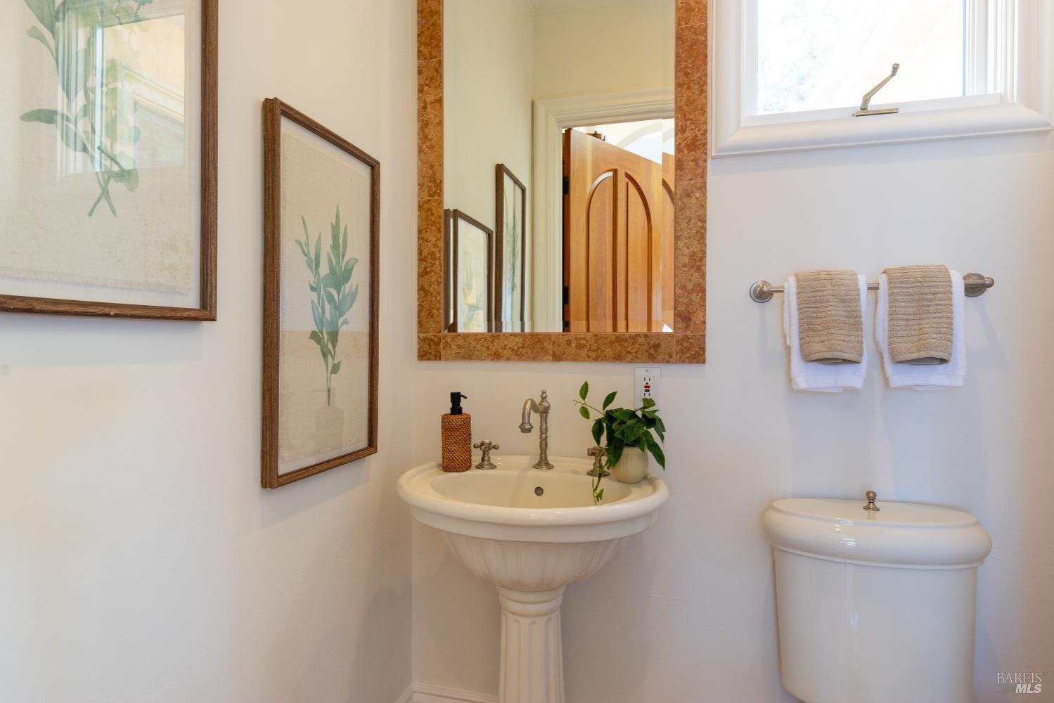 Detail Gallery Image 28 of 73 For 48 Ranch Rd, San Rafael,  CA 94903 - 4 Beds | 4/1 Baths