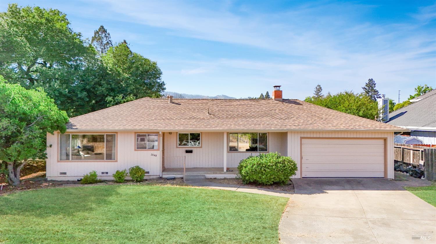Detail Gallery Image 2 of 25 For 2040 Olive Ave, Saint Helena,  CA 94574 - 3 Beds | 2/1 Baths