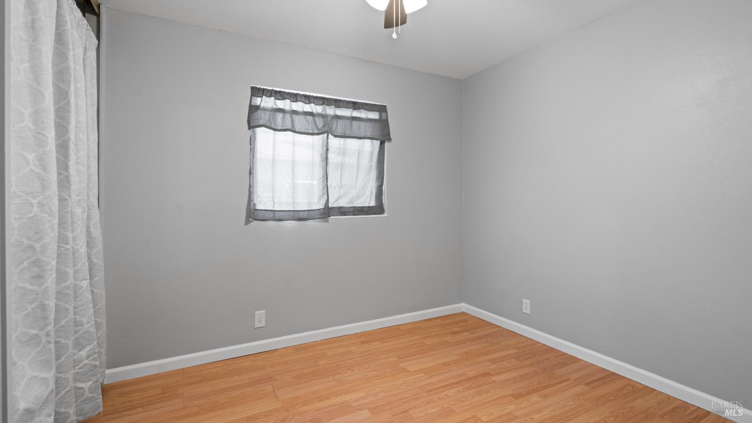 Detail Gallery Image 19 of 36 For 720 E Creekside Cir, Dixon,  CA 95620 - 4 Beds | 2 Baths