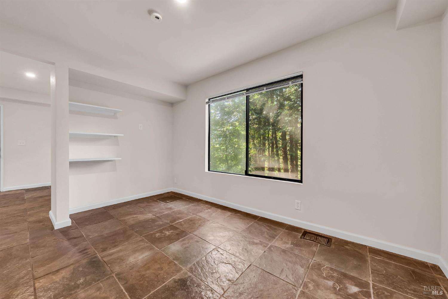 Detail Gallery Image 36 of 61 For 10864 Ogburn Ln, Forestville,  CA 95436 - 2 Beds | 3 Baths