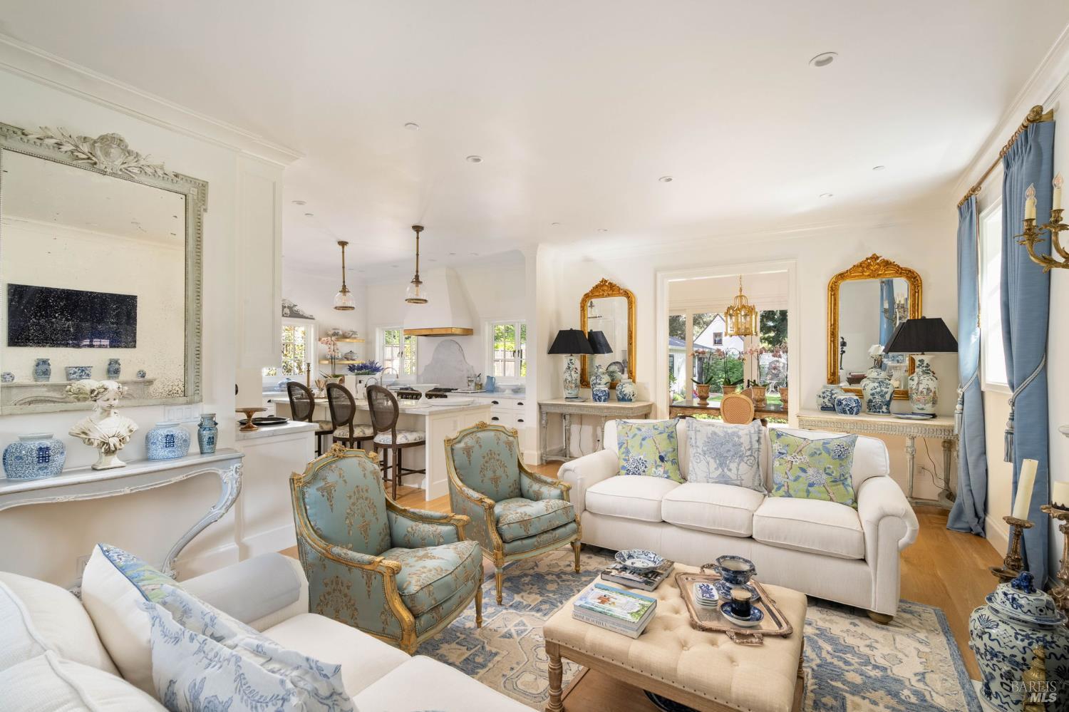 Detail Gallery Image 11 of 51 For 853 D St, Petaluma,  CA 94952 - 3 Beds | 2/1 Baths