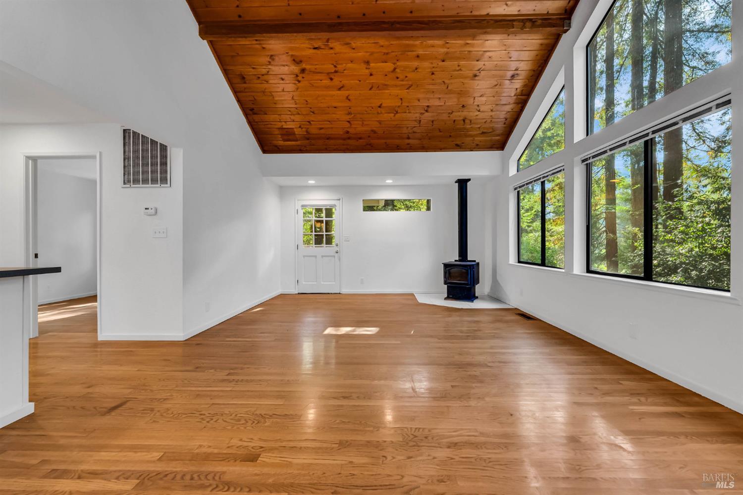 Detail Gallery Image 7 of 61 For 10864 Ogburn Ln, Forestville,  CA 95436 - 2 Beds | 3 Baths