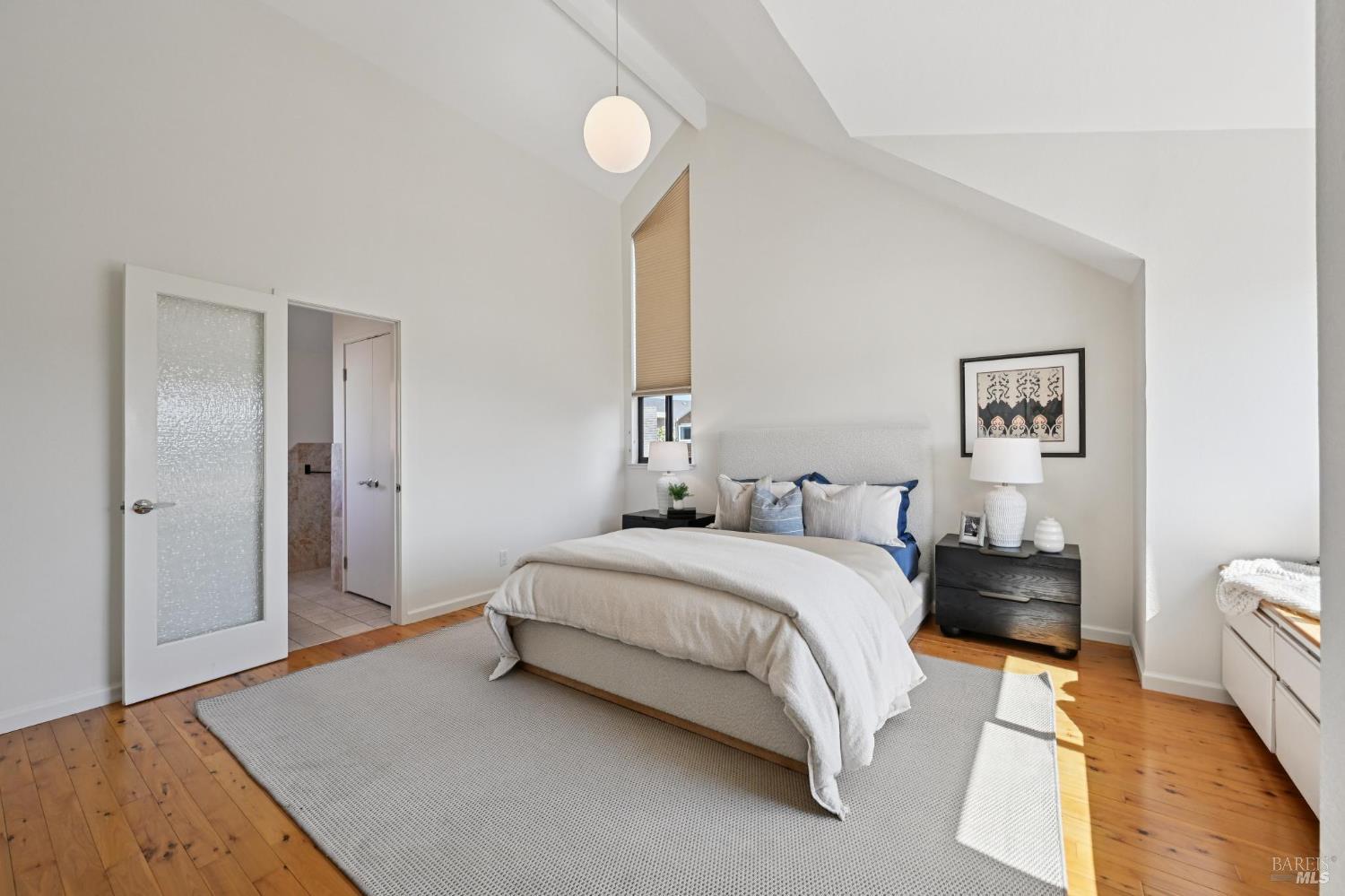 Detail Gallery Image 28 of 44 For 4 Milland Ct, Mill Valley,  CA 94941 - 3 Beds | 2/1 Baths