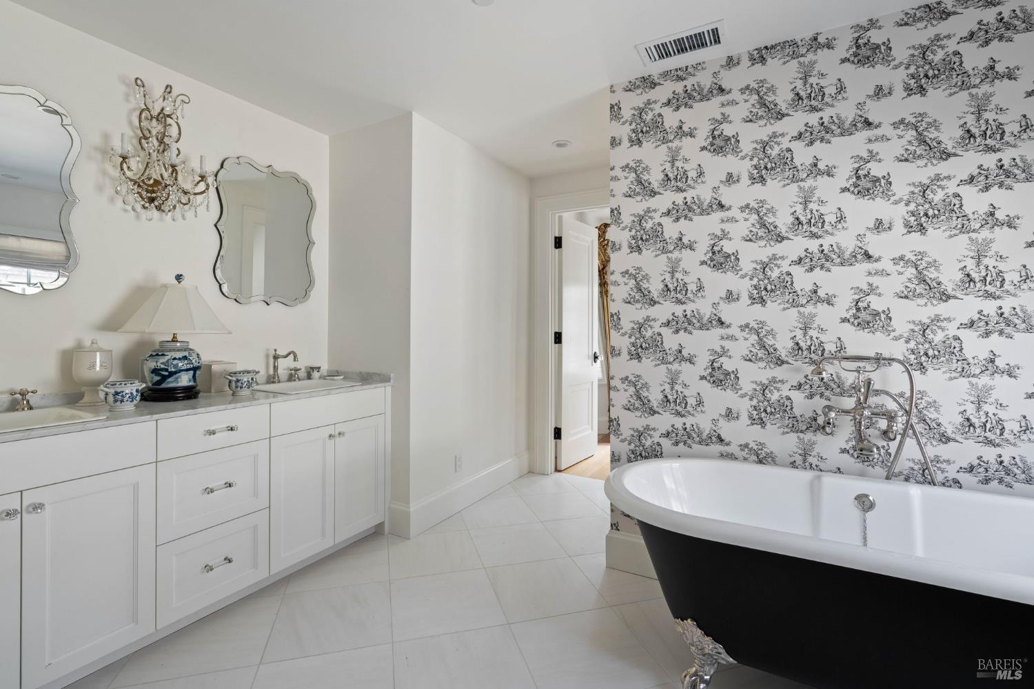 Detail Gallery Image 36 of 51 For 853 D St, Petaluma,  CA 94952 - 3 Beds | 2/1 Baths