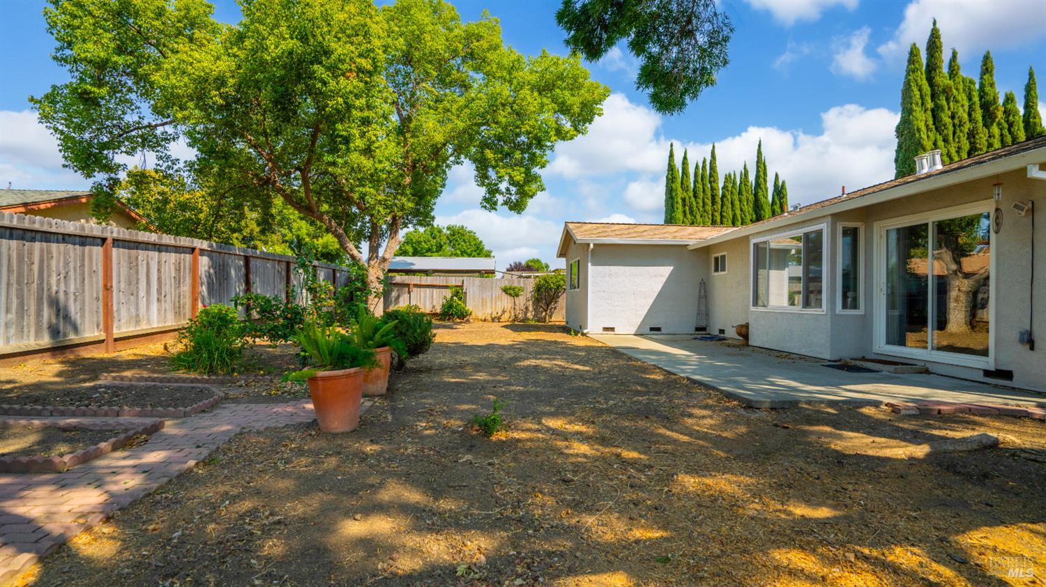 Detail Gallery Image 30 of 36 For 720 E Creekside Cir, Dixon,  CA 95620 - 4 Beds | 2 Baths