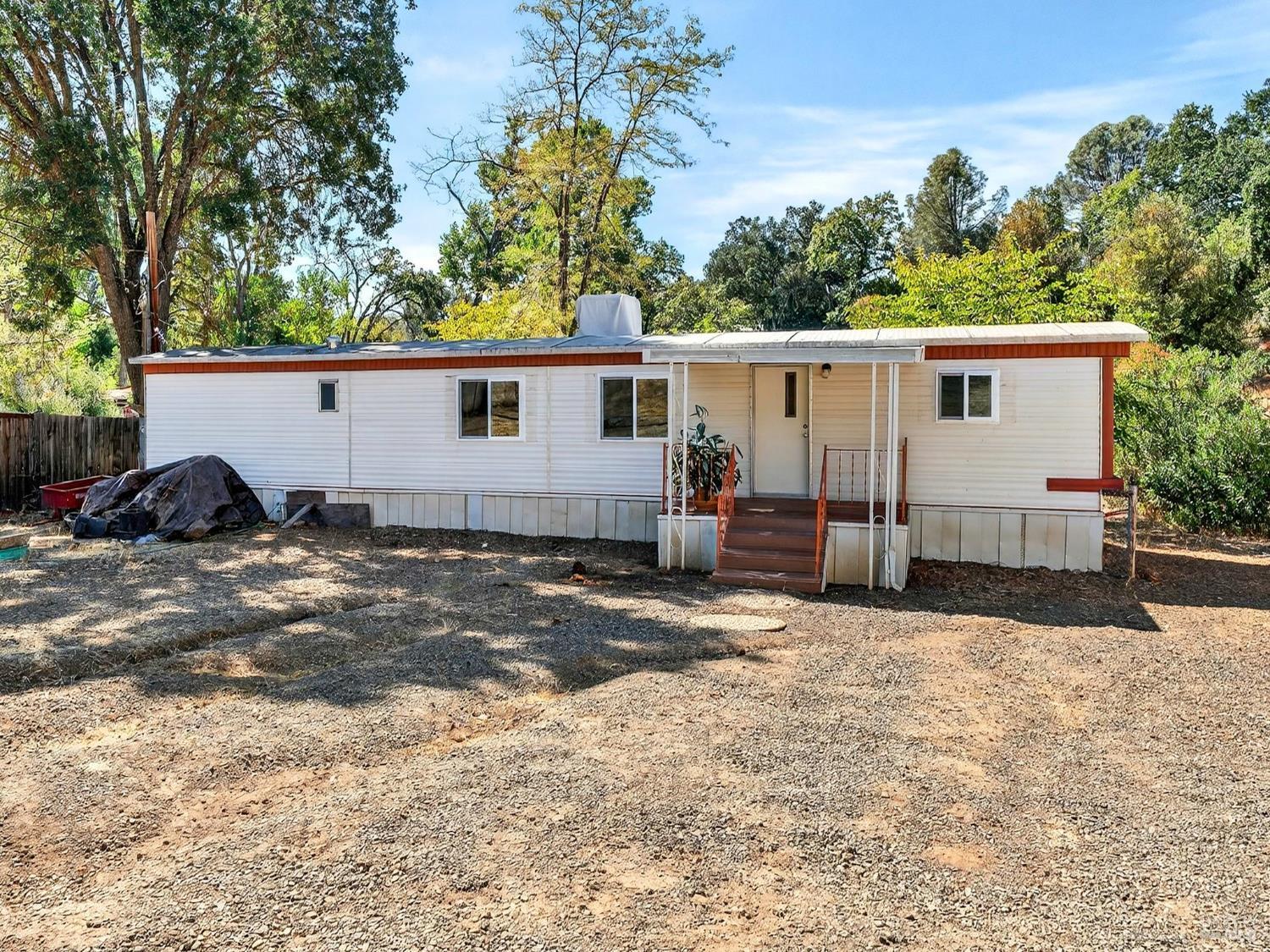 Detail Gallery Image 5 of 50 For 16715 Cache Creek Ln, Clearlake,  CA 95422 - 2 Beds | 1 Baths